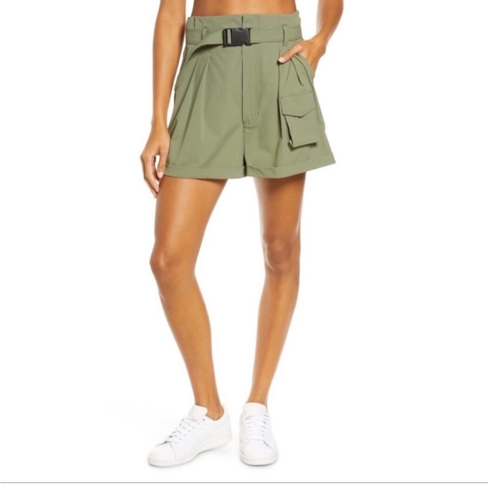 Blanc Noir Caravan Belted Paperbag Waist Short size medium
